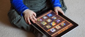 child-with-ipad