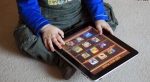 child-with-ipad