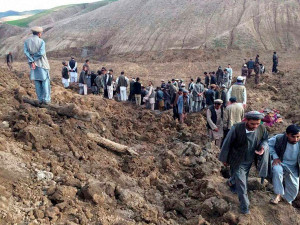 afghans-search-for-survivor