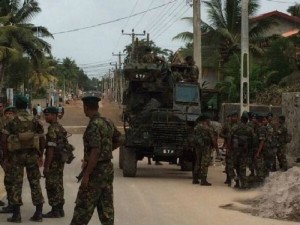 Police_curfew_impos_Aluthgama_1662014_6(1)