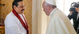 mahinda_pope_met_002