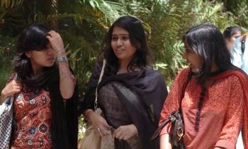 பாகிஸ்தானில் உயர்கல்வி படித்தால் செல்லாது: இந்தியா அறிவிப்பு